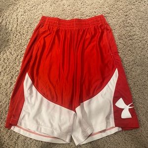 Mens Under Armour Shorts. Size large.